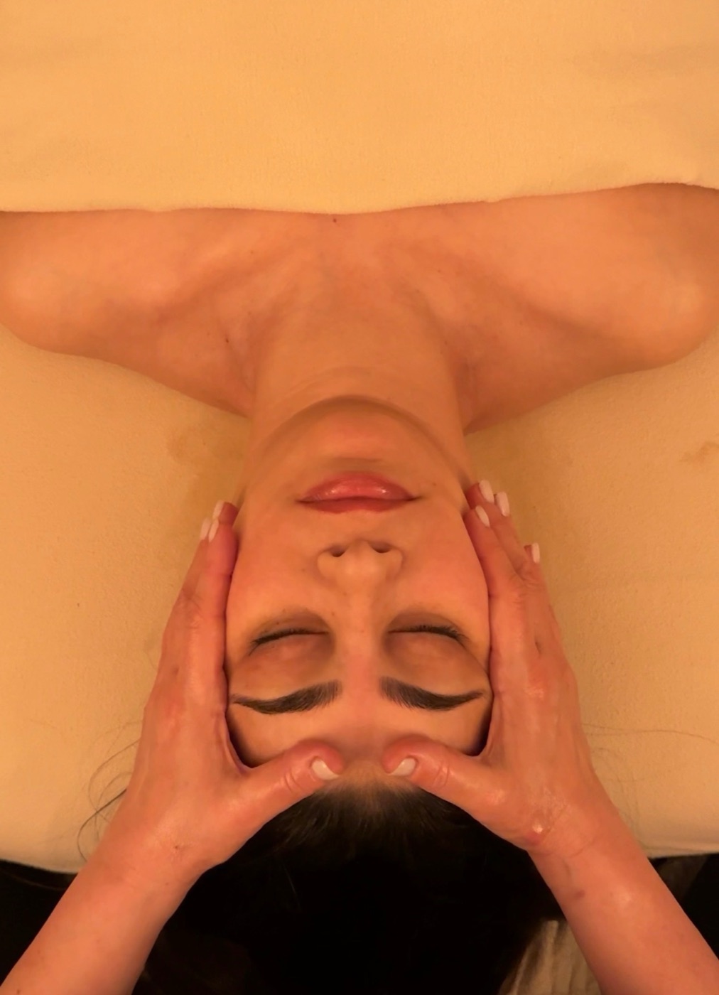 Head and scalp lymphatic drainage